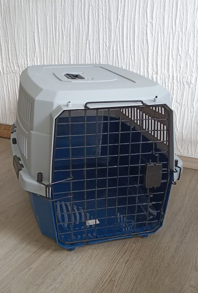 Prodajem plastični transporter