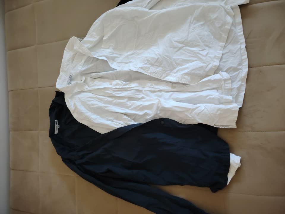 Poklanjam Uniqlo J.W. Anderson košulje, kaput i odelo
