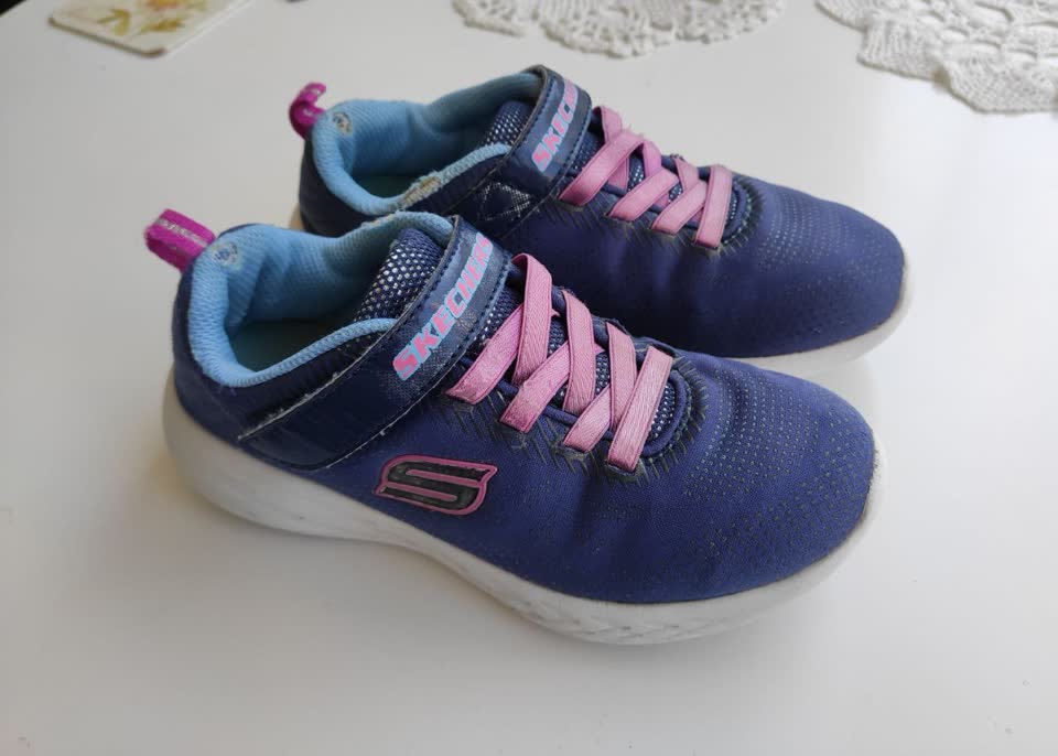 Patike Sketchers, veličina 33