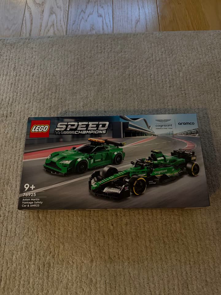 LEGO Speed Champions 76925 Aston Martin Safety Car & AMR23