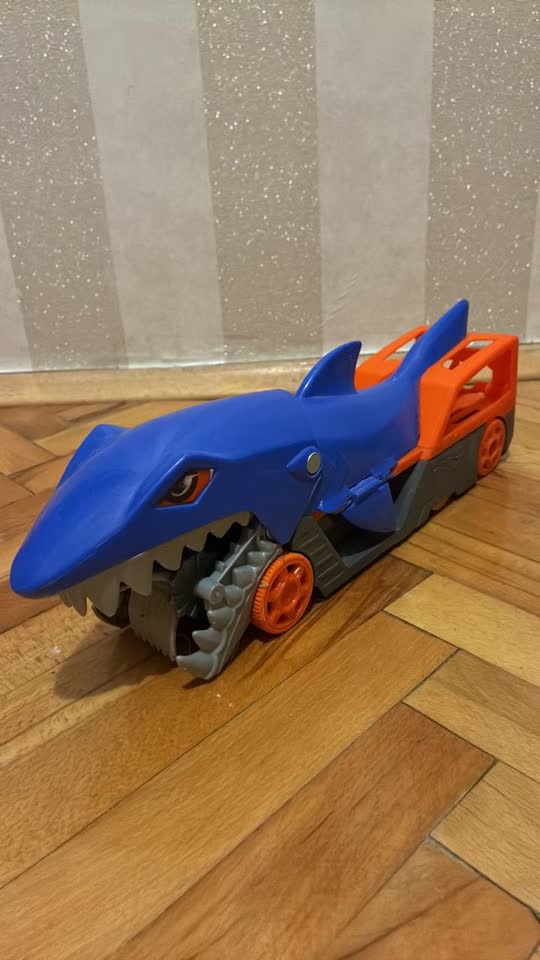 Продам набор игрушек Hot Wheels
