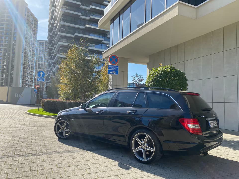 Mercedes-Benz C220 CDI BlueEFFICIENCY
