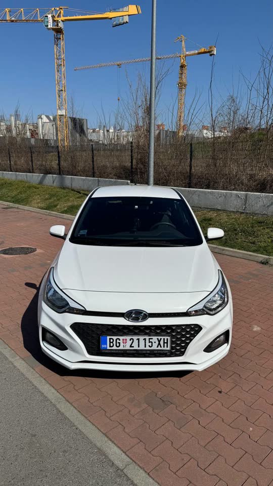 Hyundai i20 1.4 AT