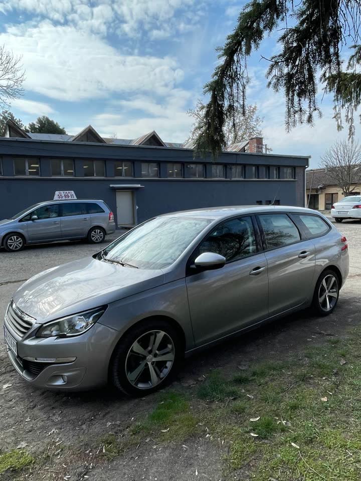 Peugeot 308 Blue HDI 1.6 дизель, универсал, 2015