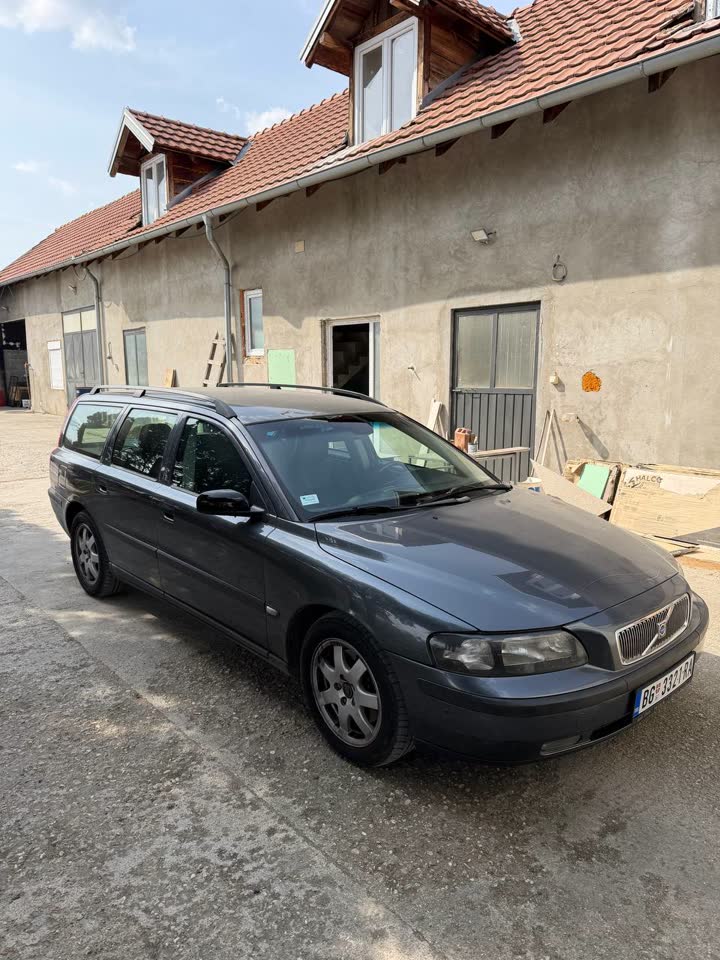 Volvo V70 D5
