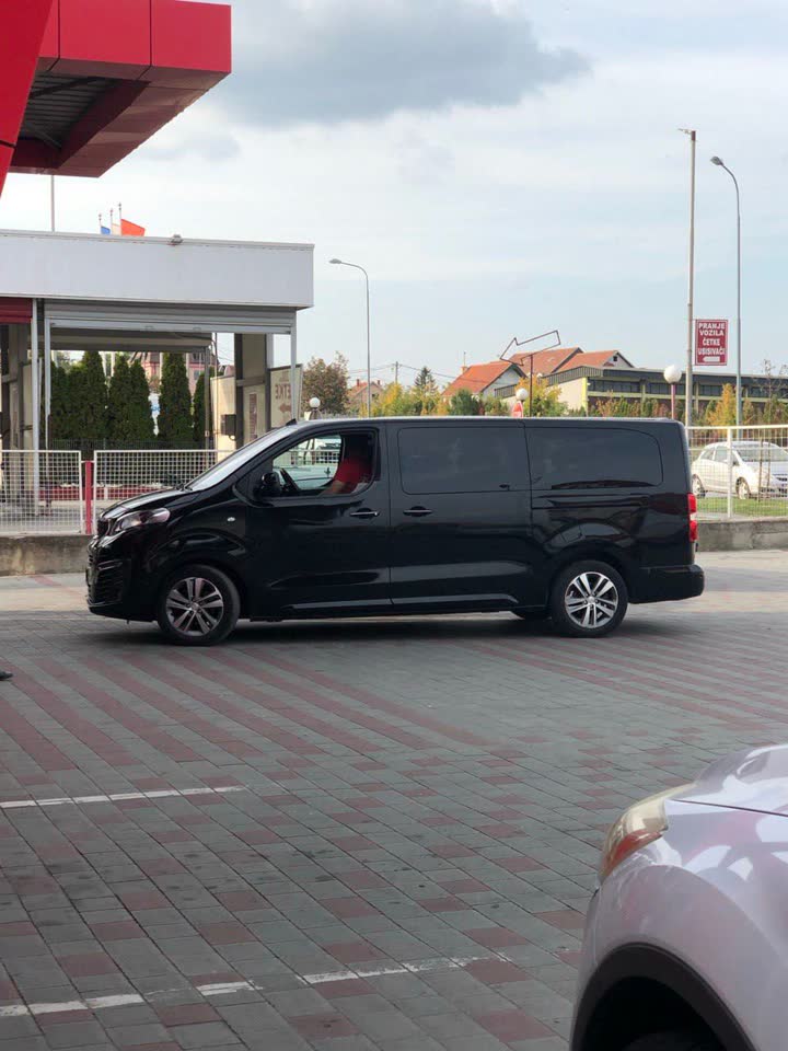 Peugeot Traveller