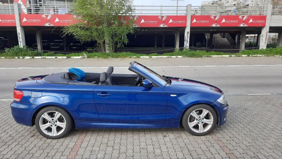 BMW E88 120d