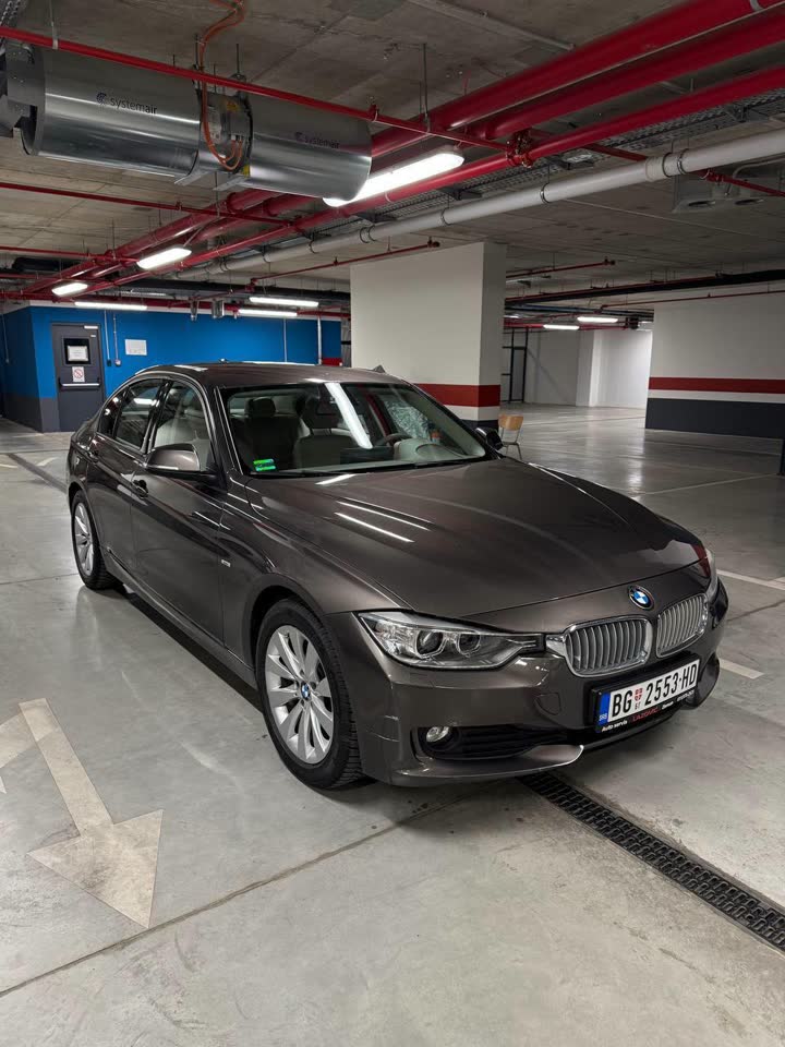BMW 318 2012