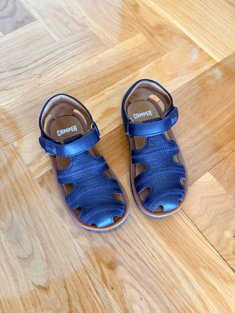 Nove originalne sandale Camper, veličina 26 (uložak 16,5 cm). Na početku leta su ih probali i zaboravili na njih, sada su male 😢