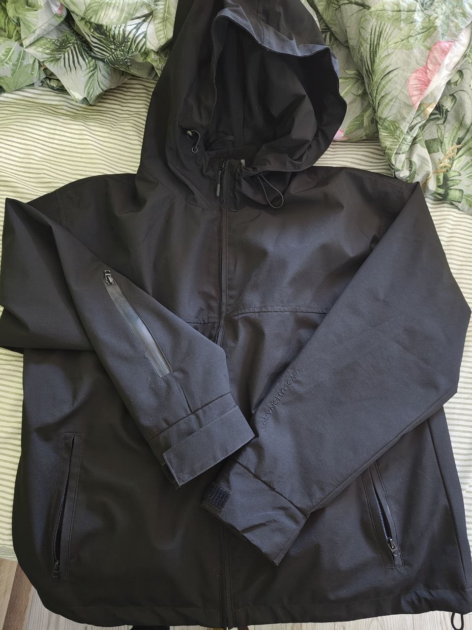 Prodajem zbog promene garderobe