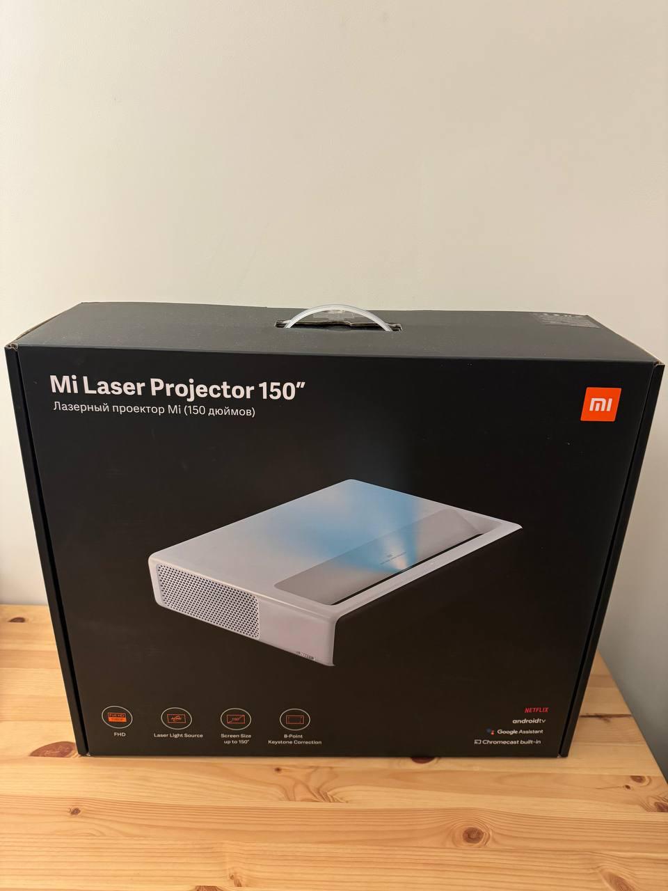 Ультракороткофокусный проектор Mi Laser 150"
