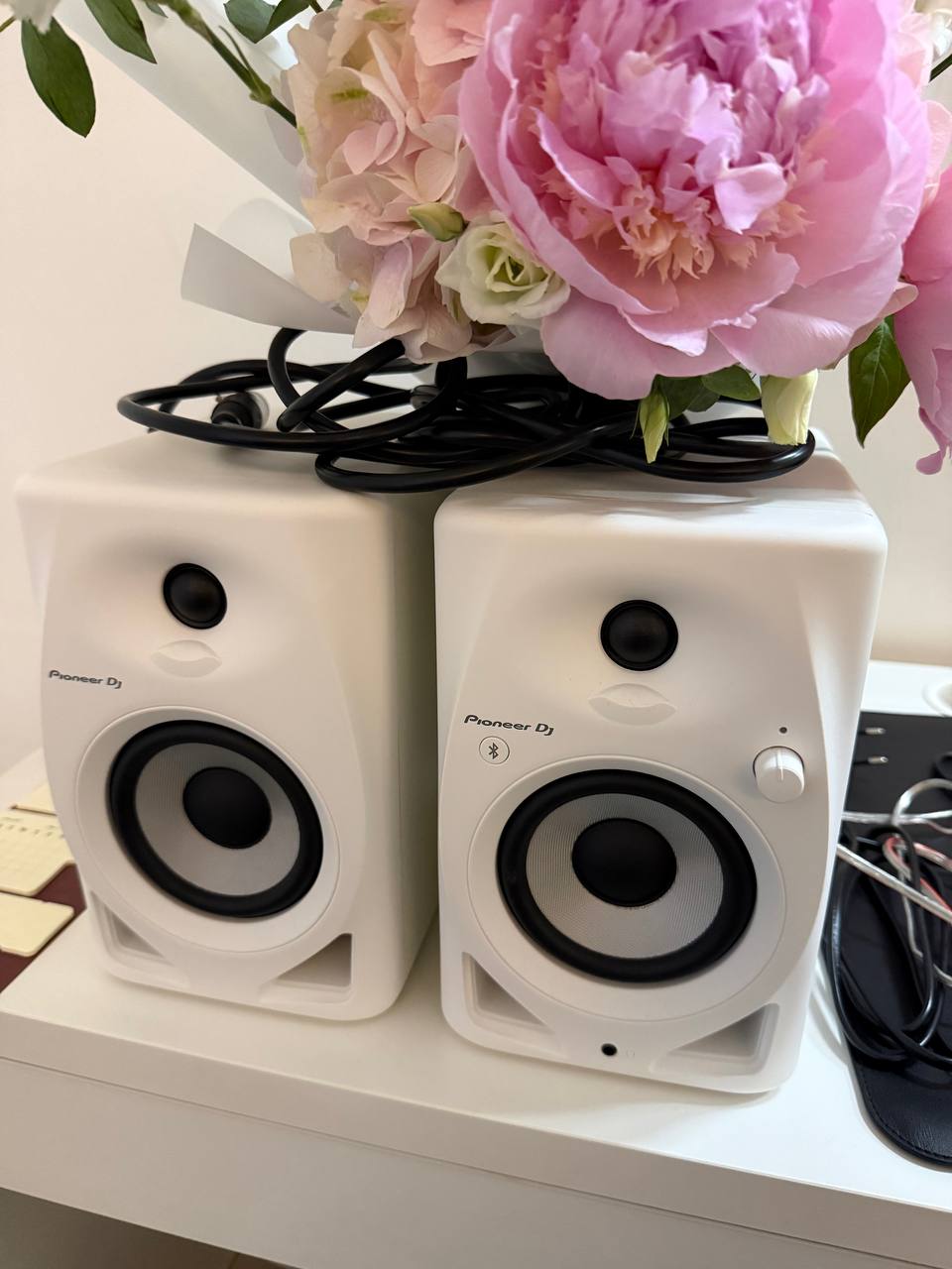 Продаю мониторы Pioneer DJ DM-40D-BT