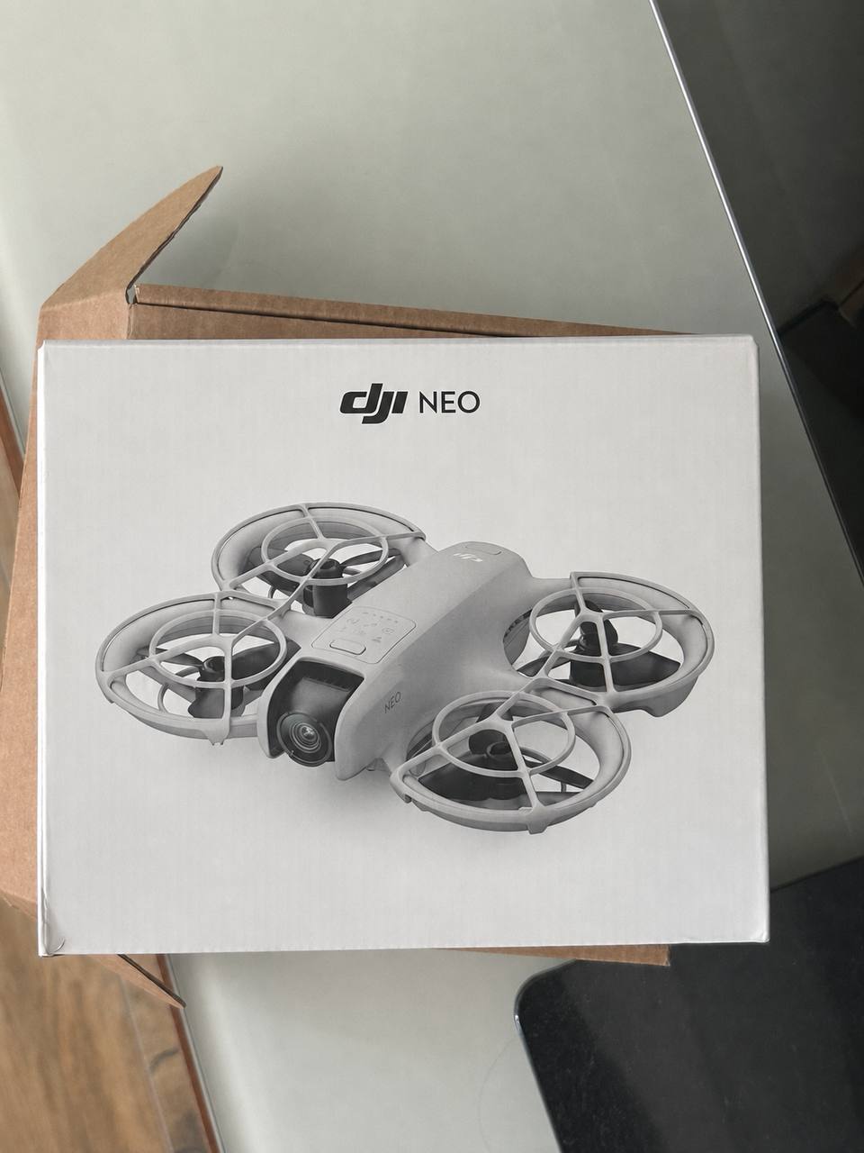 Prodajem dron DJI NEO