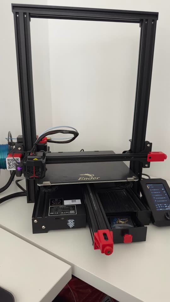 Prodajem 3D printer Ender - 3 Max neo