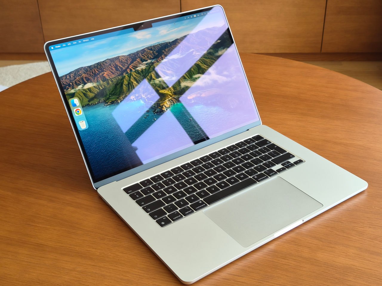 Prodajem Macbook Air 15 M3.