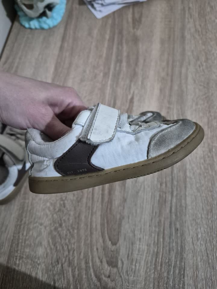 Кроссовки Zara