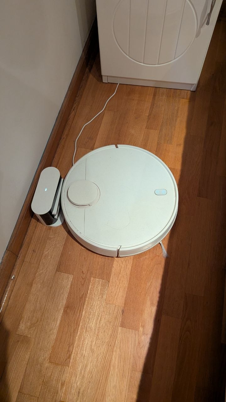 Prodajem robot-usisivač Xiaomi Robot Vacuum S10.