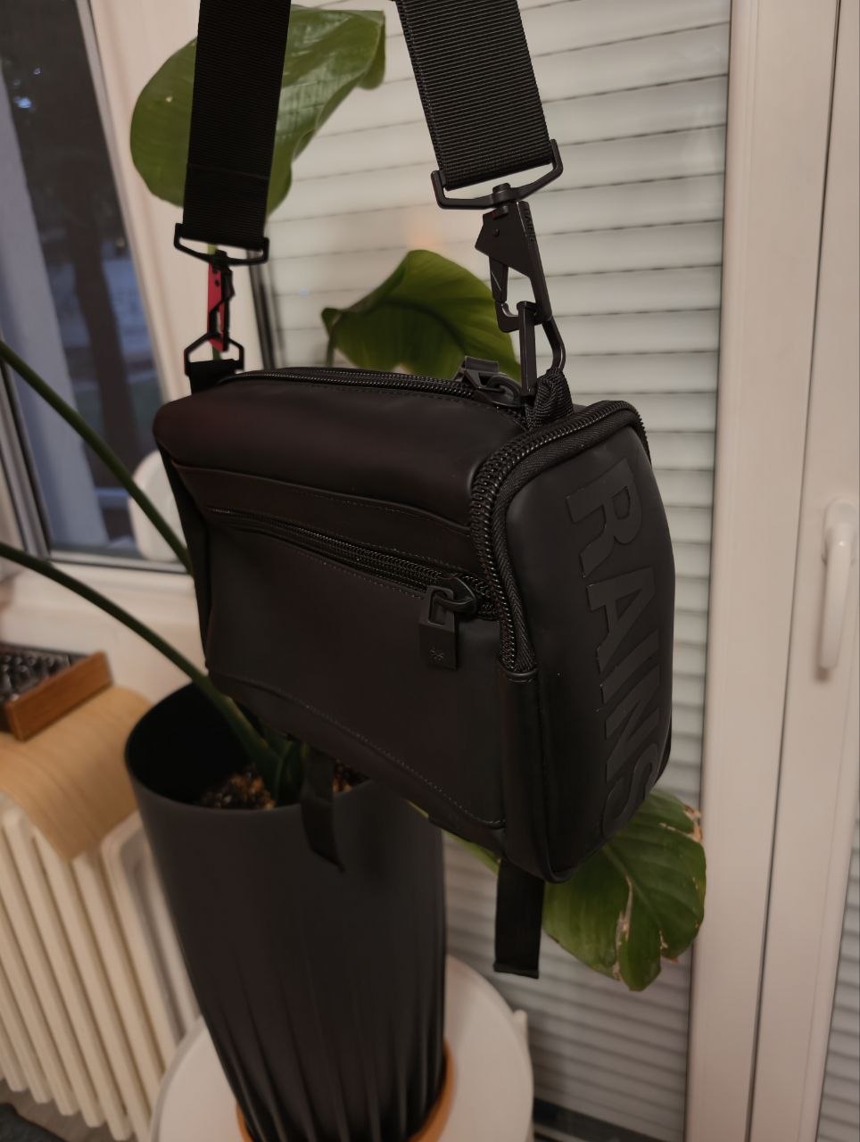 Rains Crossbody Bag - 1000 RSD