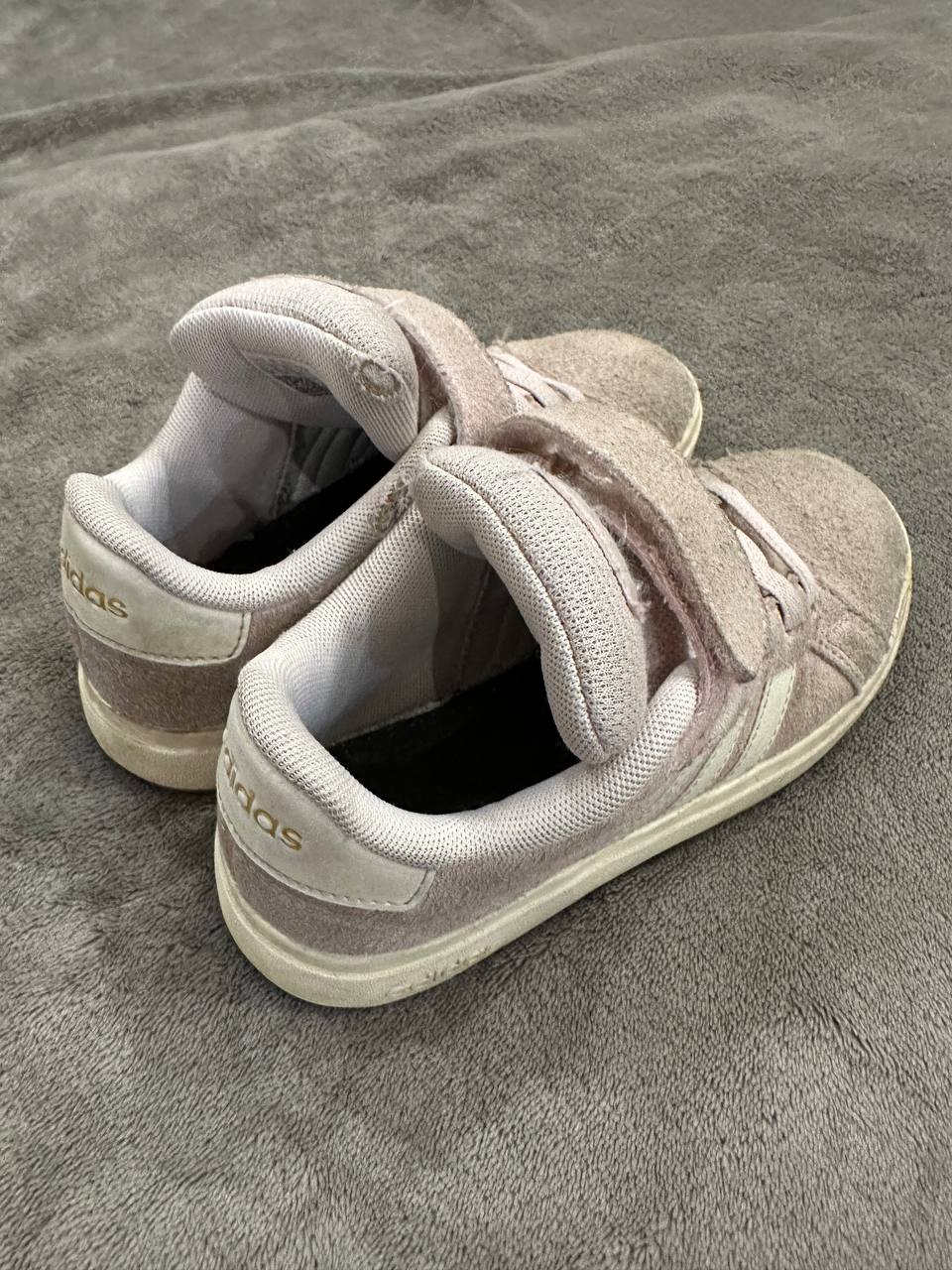 Кроссовки adidas