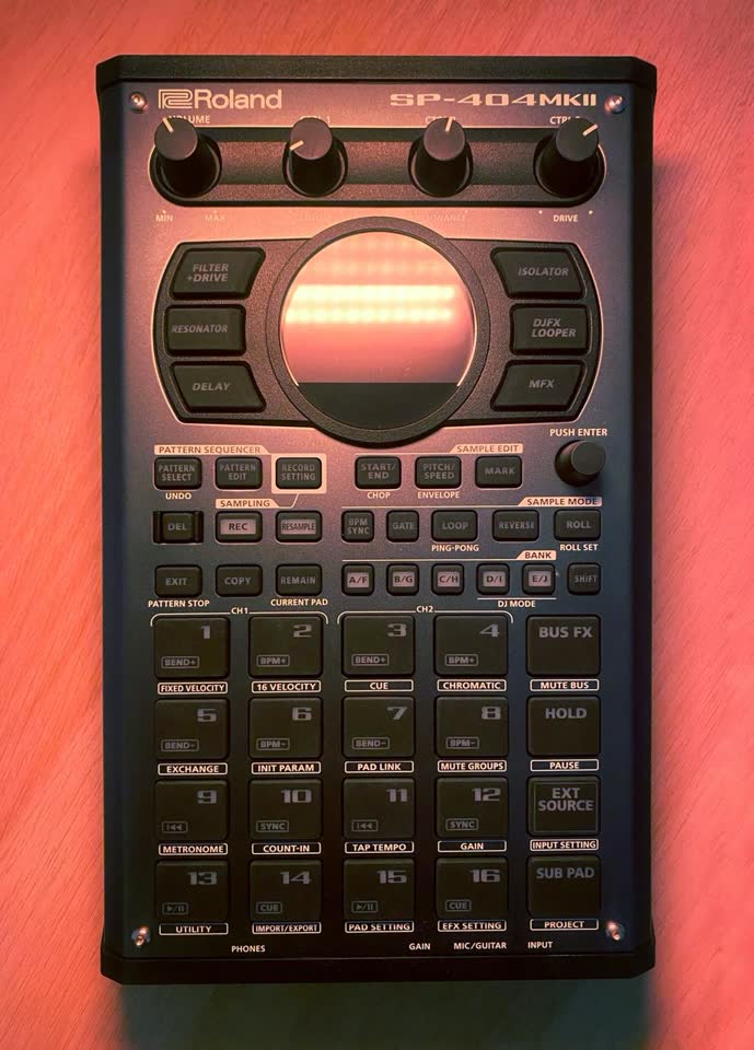 Roland SP 404 MK2