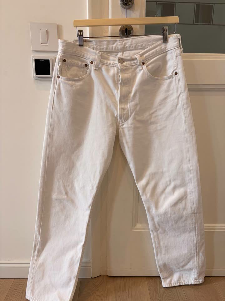 Белые джинсы Levi's 501