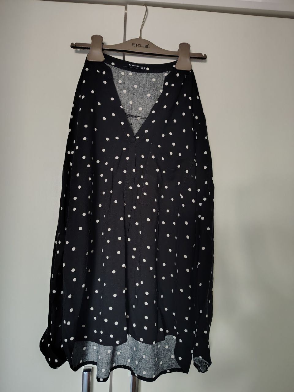 Reserved bluza u klasičan tufnasti dezen