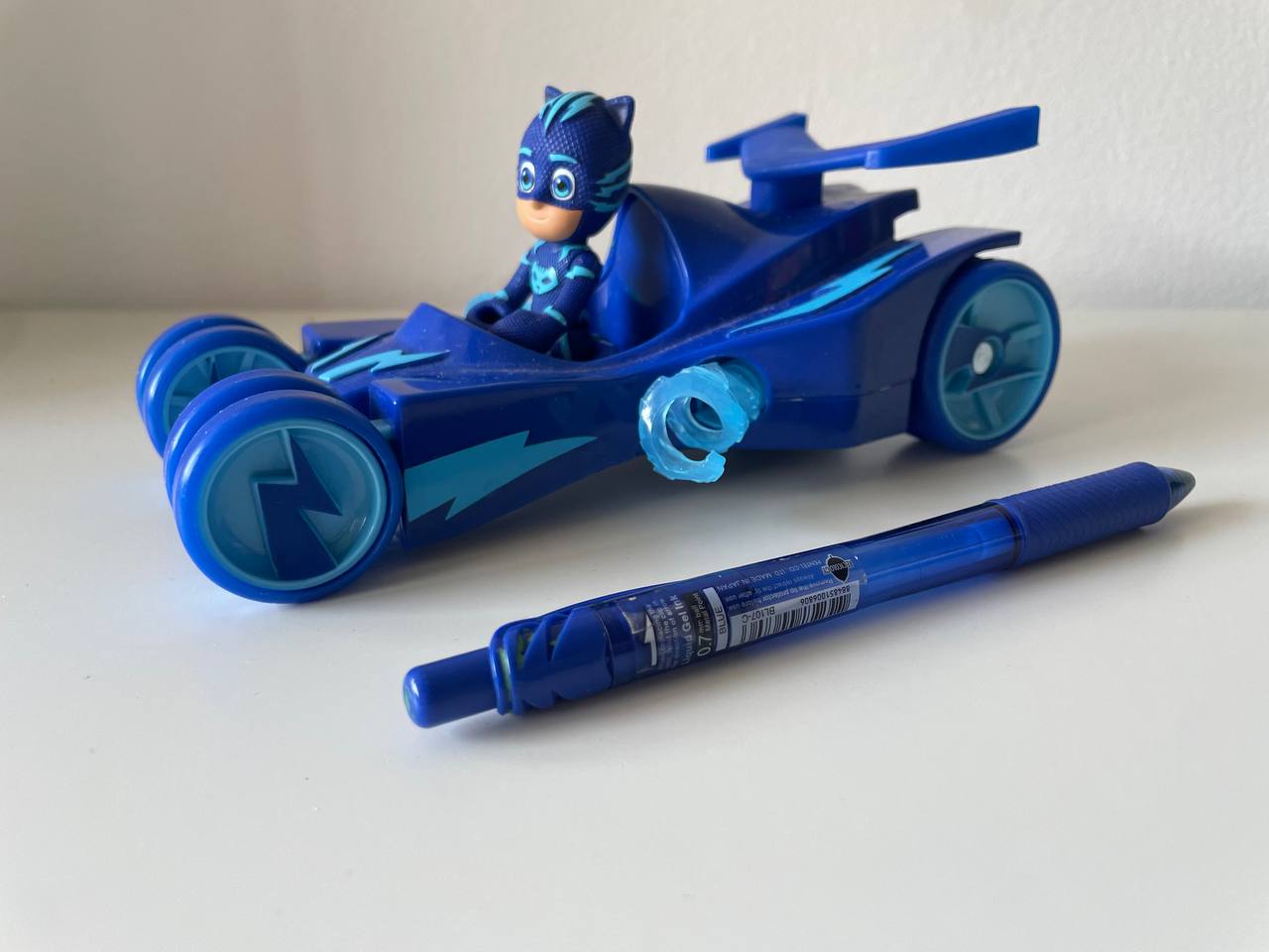 Automobil Maskirani heroji