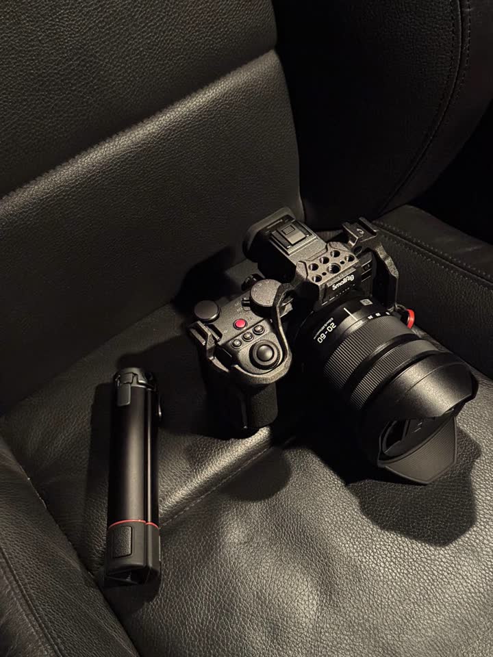 Panasonic Lumix S5IIX комплект с объективом и допами