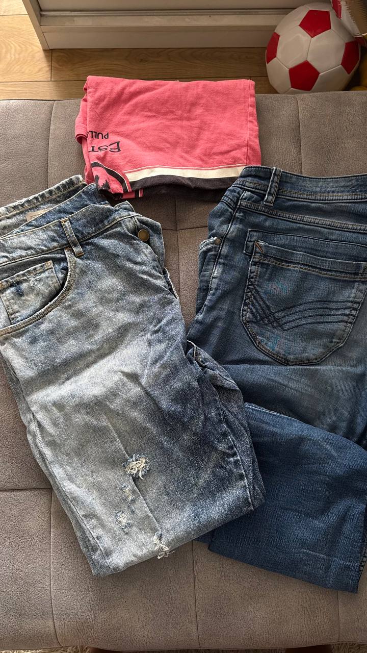 Muške farmerke 2 kom + letnja majica Pull&Bear odgovara veličini M