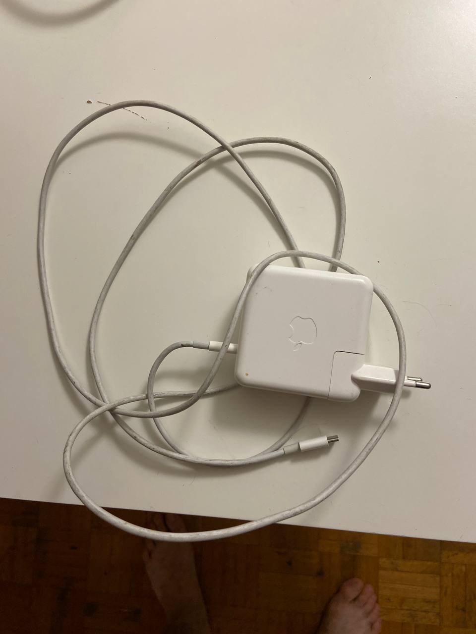 Originalni Apple punjač Type-C sa obe strane