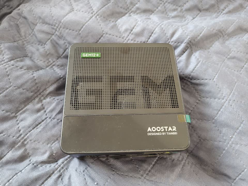 Продам мини ПК AOOSTAR GEM12+ AMD 8845HS/16GB RAM/no SSD