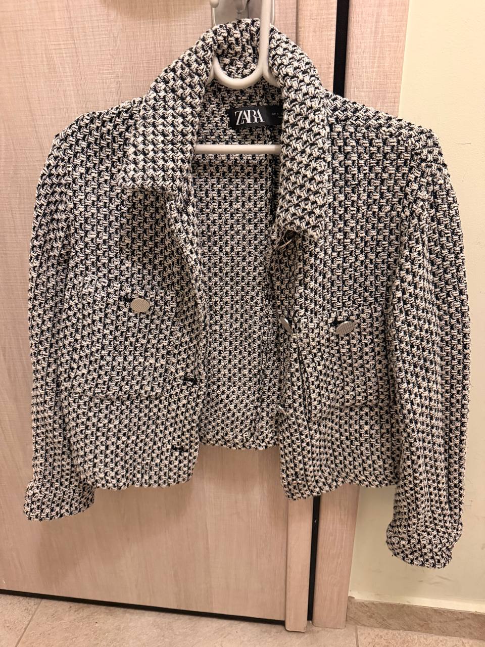 Besplatno: Zara jakna, plastična boca za piće, staklena boca