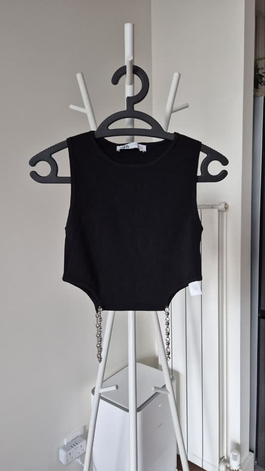 Продаю: топ Zara, пиджак Mollis, шорты Zara, блузка Love republic