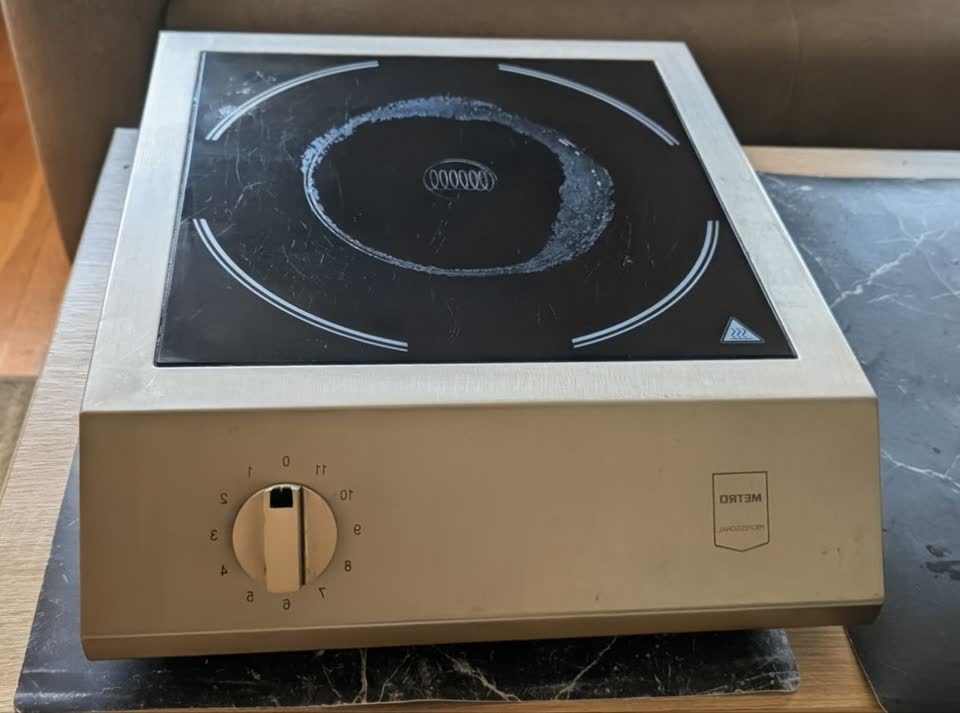 Продам мощную индукционную плиту Metro Professional GIC3500