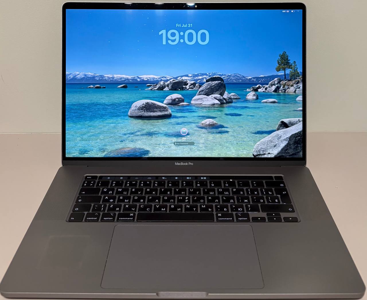 MacBook Pro 16 (2019)