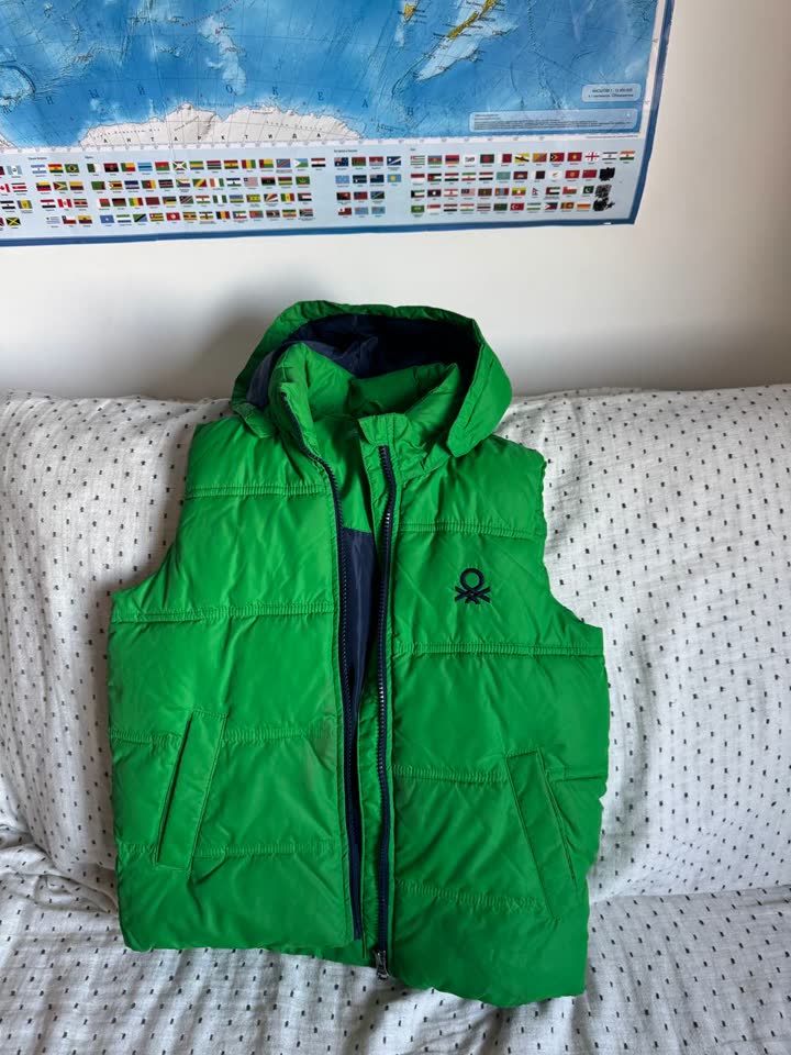 Жилет Benetton на 5-7 лет