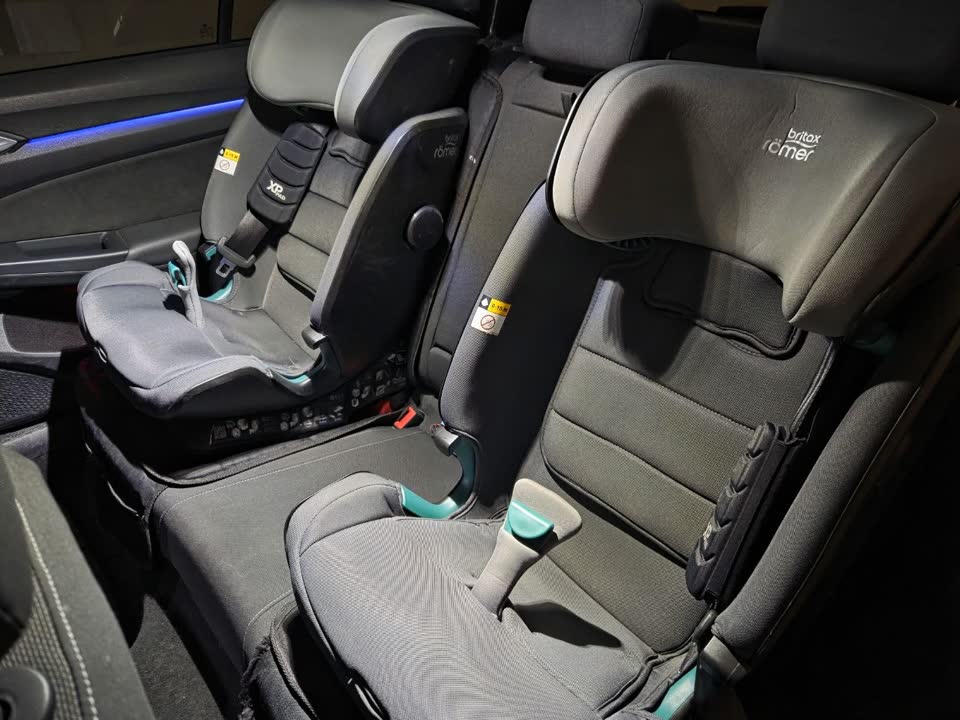 Продаю детское автокресло Britax Romer Advansafix iSize