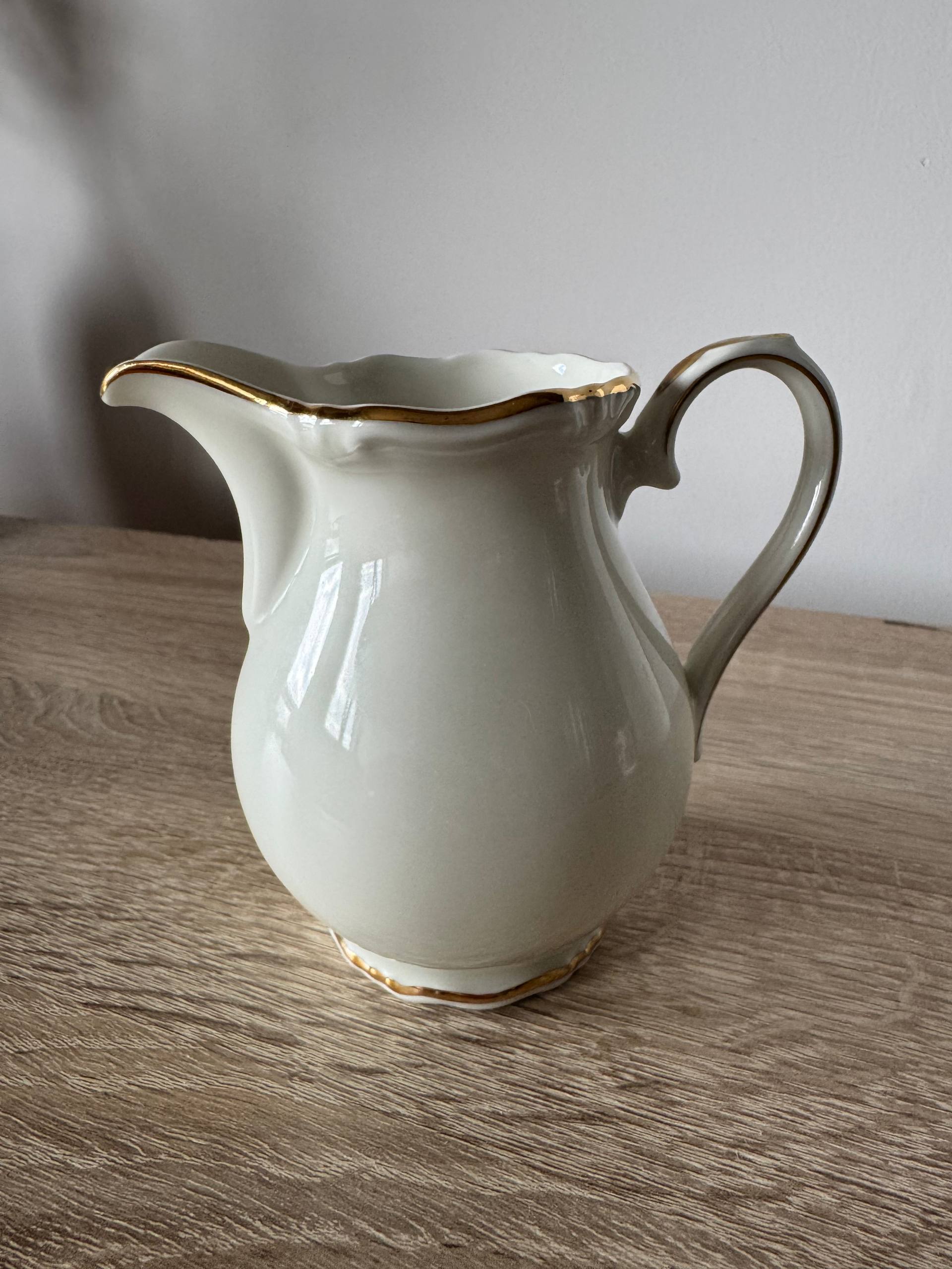 Vintage krem-bež porcelanski vrč za mleko / sosijer, Nemačka 1950-e–1070-e