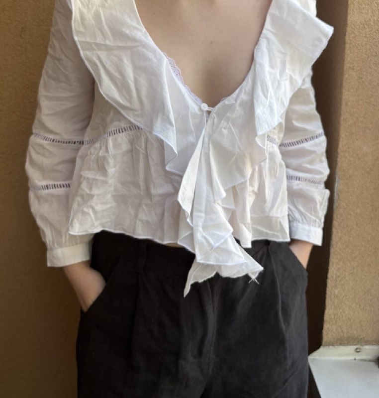 Beli top sa volanima