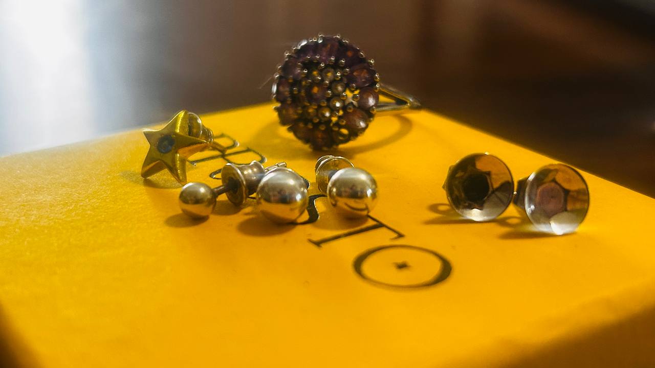 🌔Pandora Essense браслет. Из них 2 золотых шарма. Браслет 18р. Всё вместе