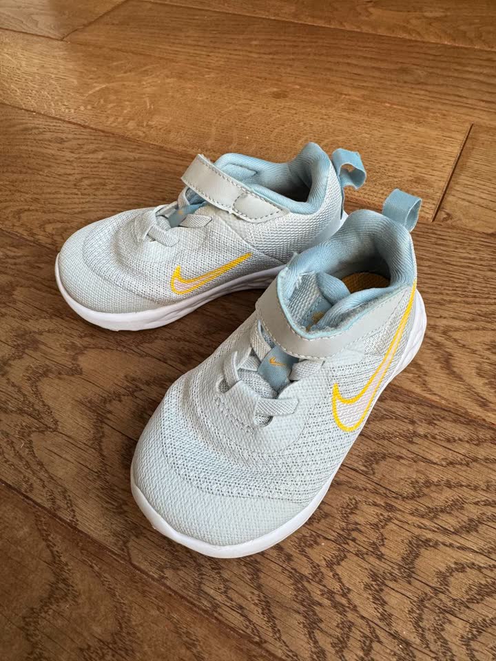 Кроссовки Nike, Ботинки Timberland, Ботинки Zara, Ботинки с Тему, Кроссовки Adidas, Ботинки Zara, Сапоги Crocs, Кроксы Crocs, Патофницы из дексико