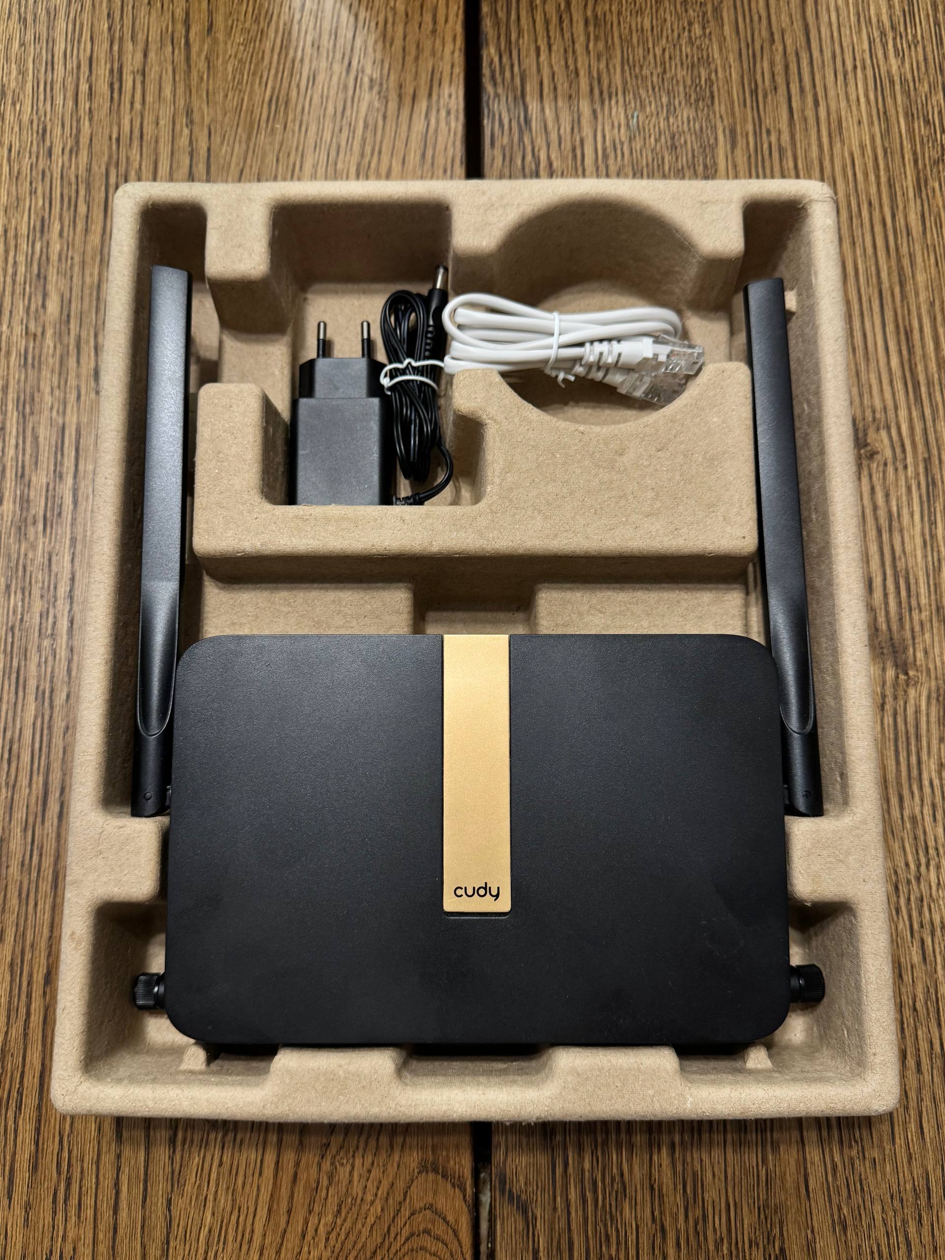 4G/LTE-WiFi router Cudy LT500D