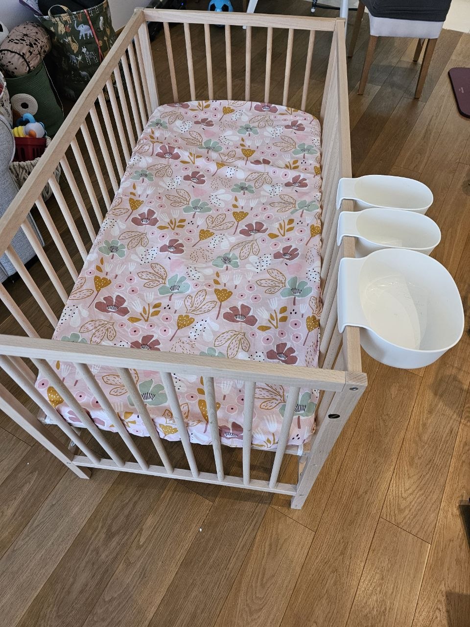 Dečji krevetac IKEA sa dodatnom opremom i dušekom