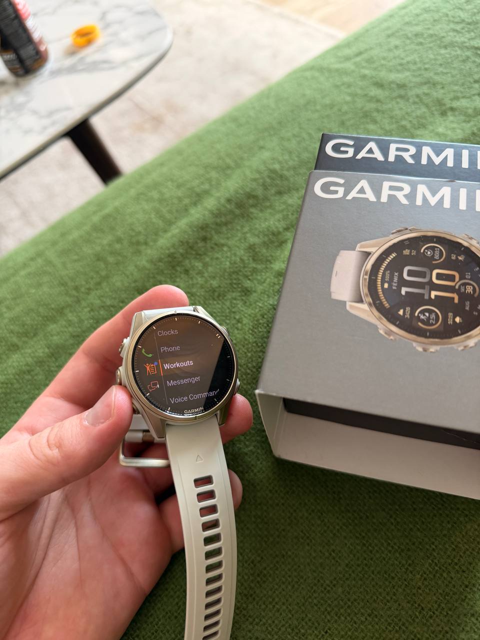 Garmin Fenix 8 AMOLED Sapphire 43mm GPS (Beige)