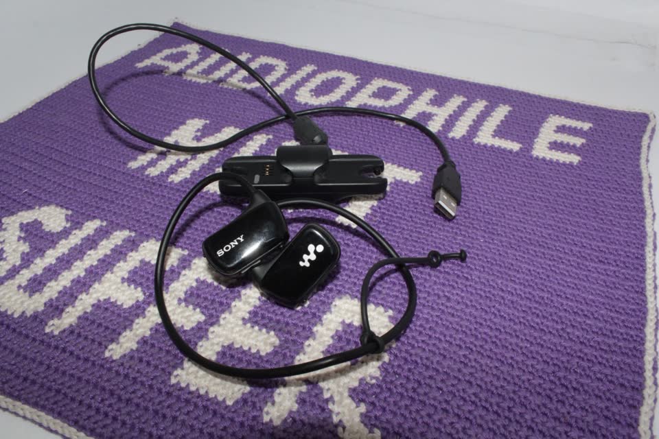 Продам mp3 плеер для плавания Sony nwz w273 (4gb)