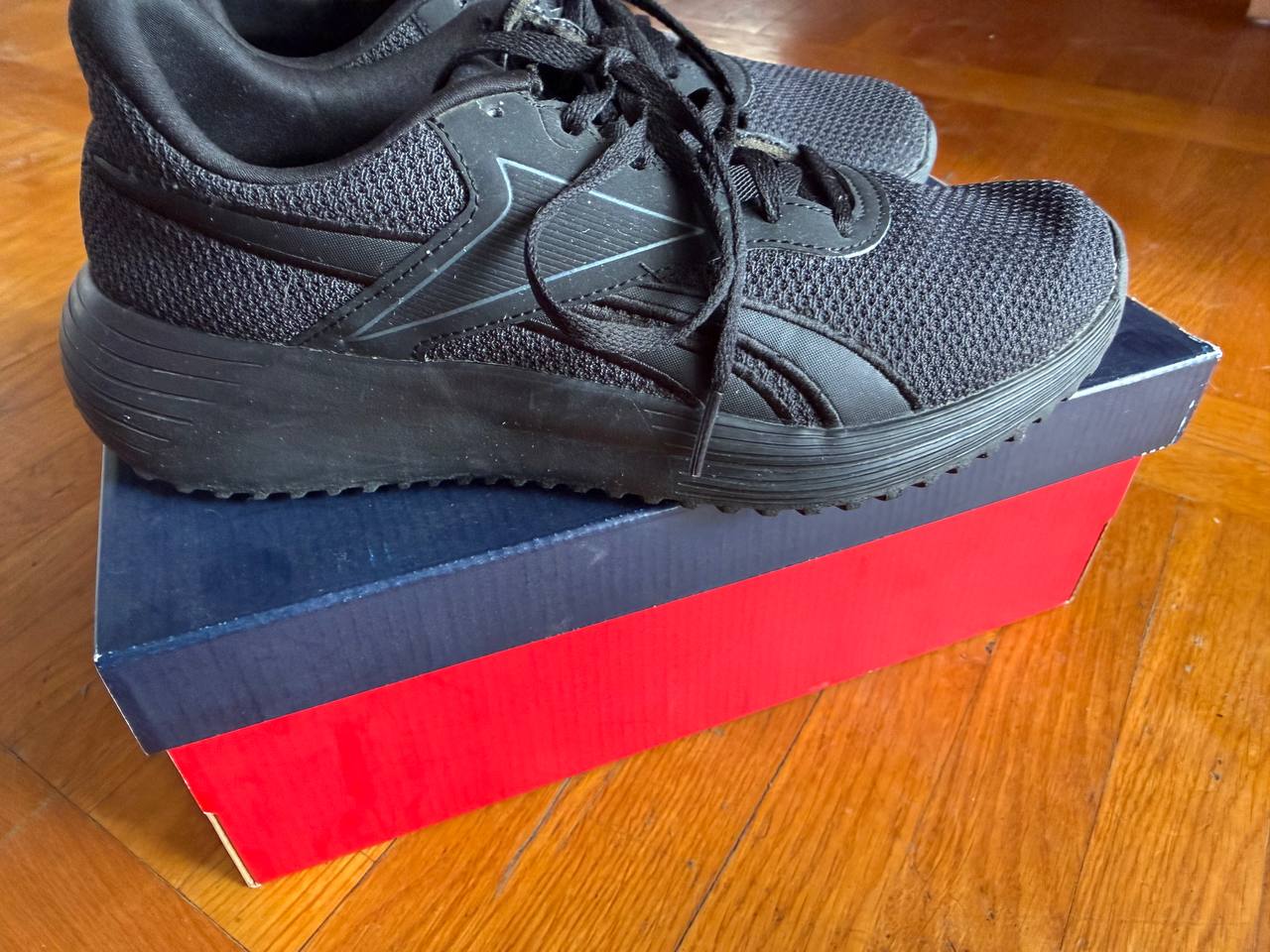 Кроссовки женские Reebok