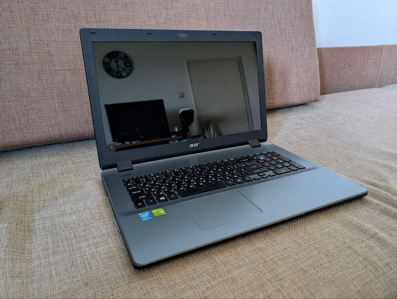 Acer E5-771G-348s (2014) za popravku/delove (više ne prolazi POST, pri uključivanju se zamrzava