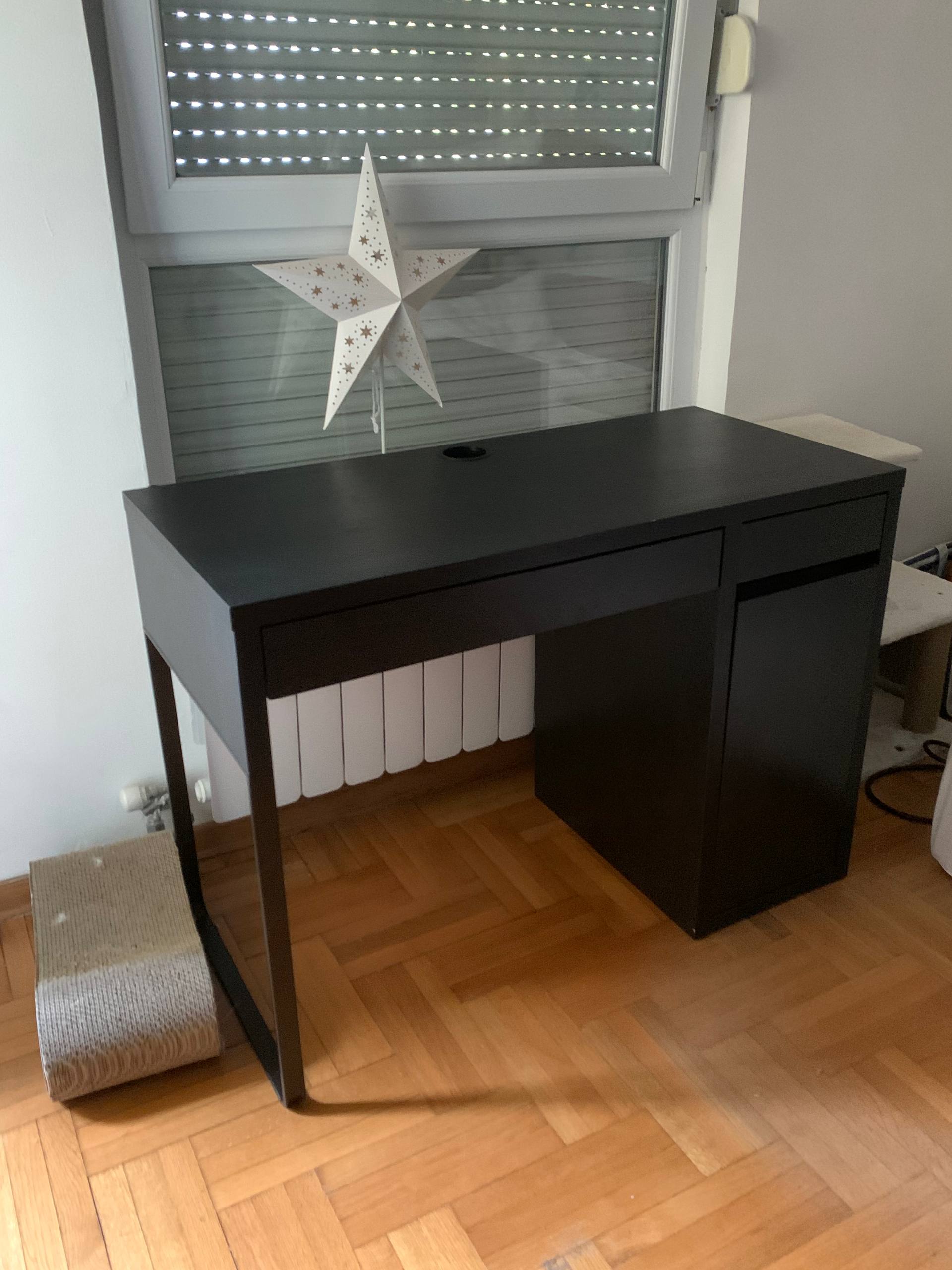 Radni sto IKEA MICKE
