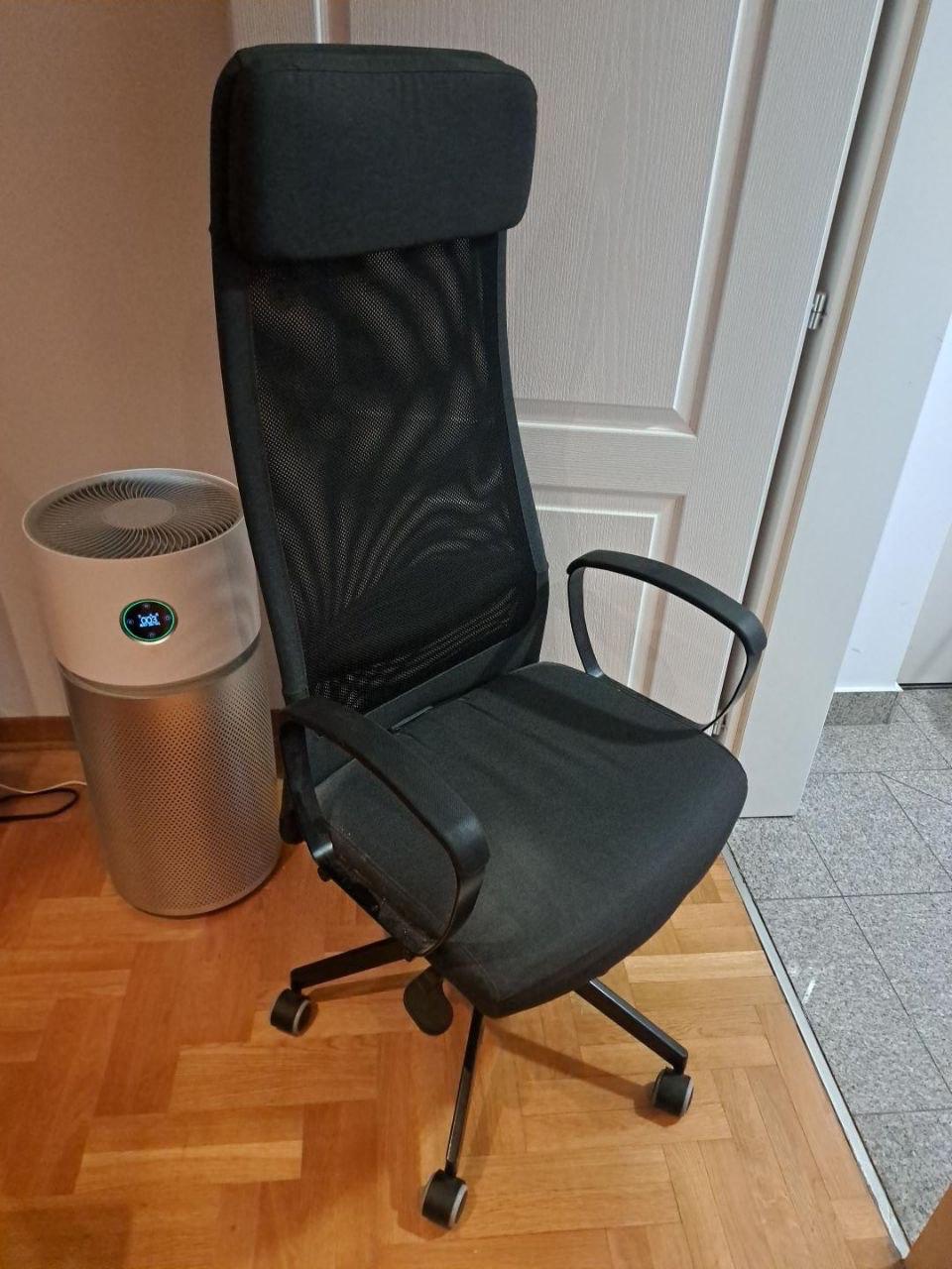 Prodajem kancelarijsku stolicu IKEA MARKUS