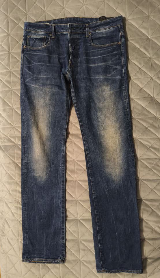 1. Мужские джинсы G-STAR RAW Revend Straight. Размер указан 34, но судя по тому, что несколь